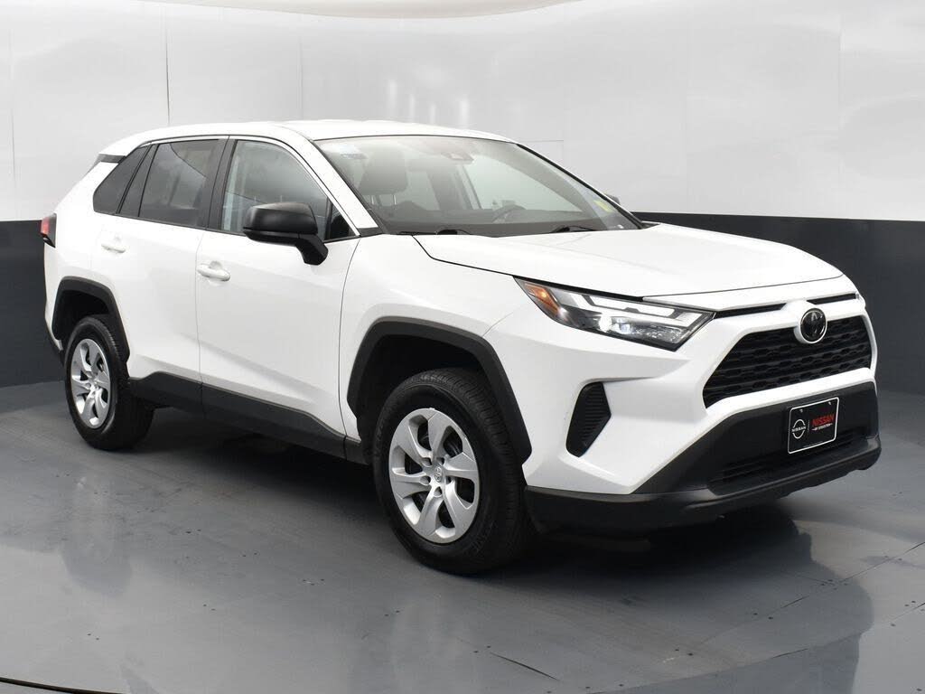 2024 Toyota RAV4 LE FWD