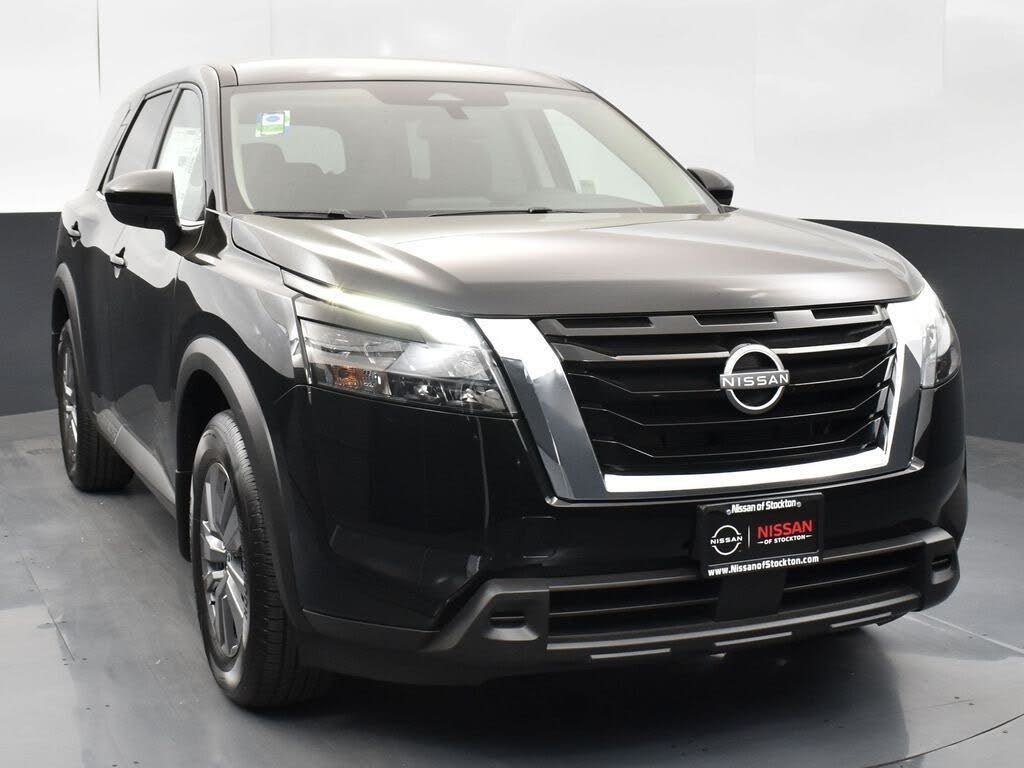 2025 Nissan Pathfinder S 4WD