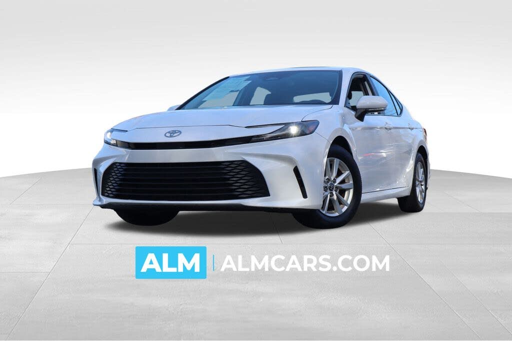 2025 Toyota Camry LE FWD
