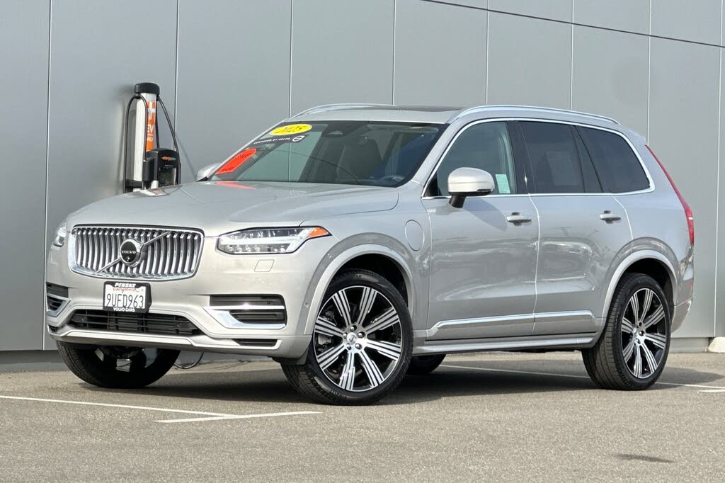 2025 Volvo XC90 Recharge T8 Ultra Bright Theme AWD