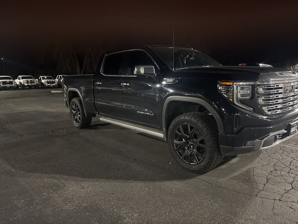 2022 GMC Sierra 1500 Denali Crew Cab 4WD