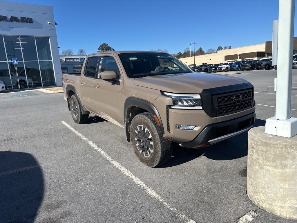 2024 Nissan Frontier PRO-4X Crew Cab 4WD