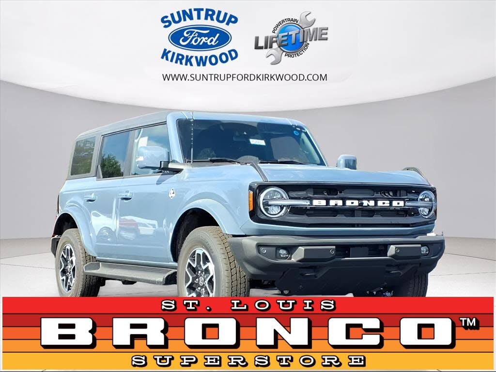 2025 Ford Bronco Outer Banks 4-Door 4WD