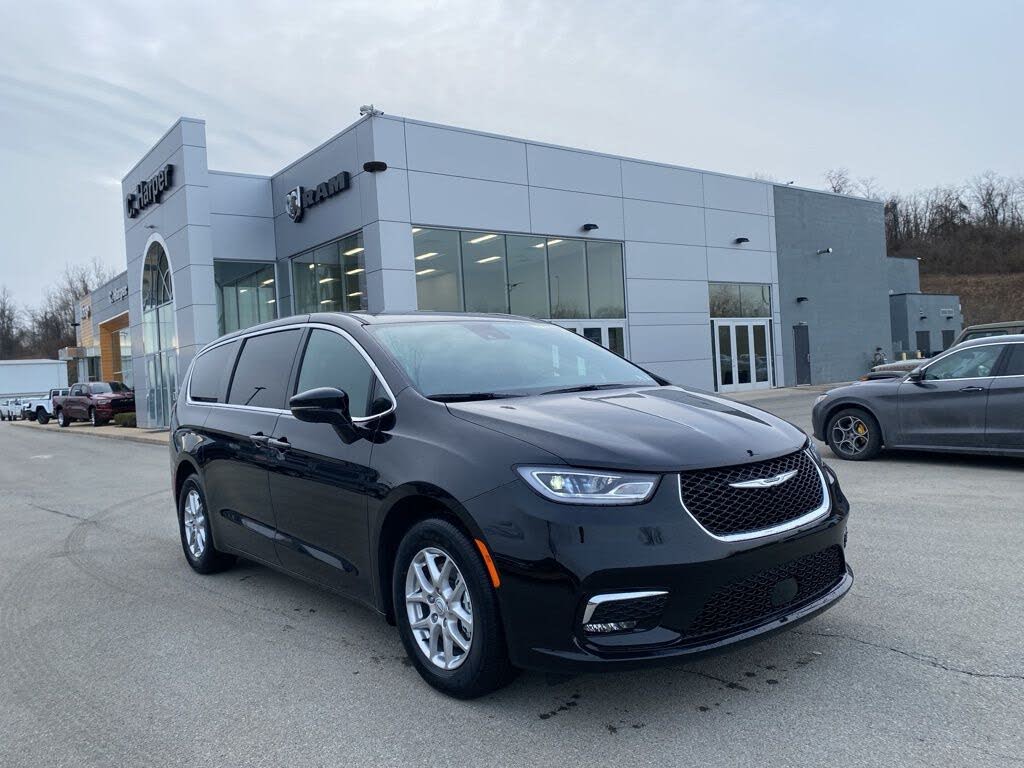 2026 Chrysler Pacifica Select FWD