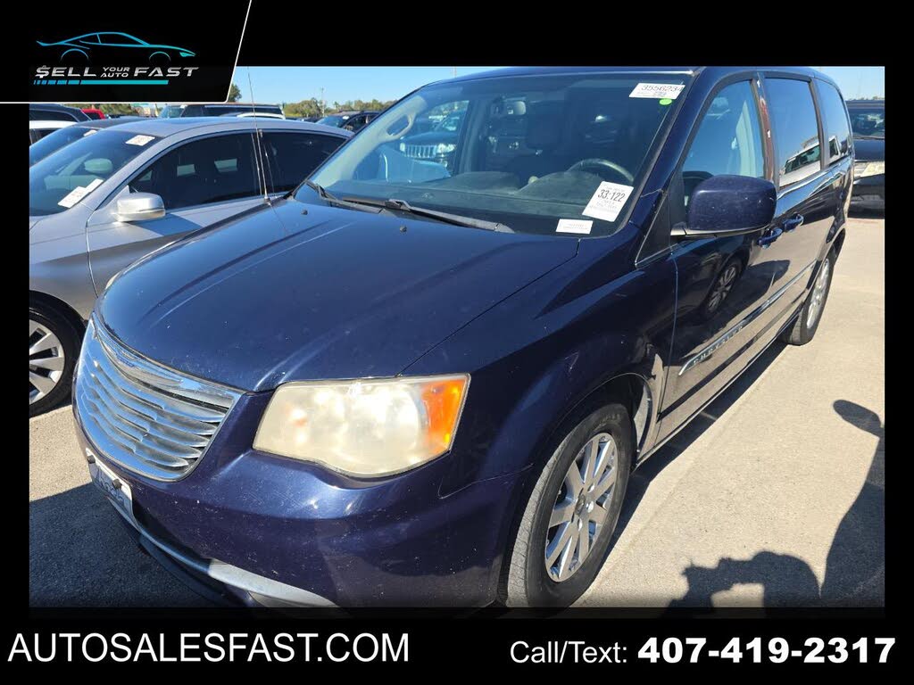 2014 Chrysler Town & Country Touring FWD