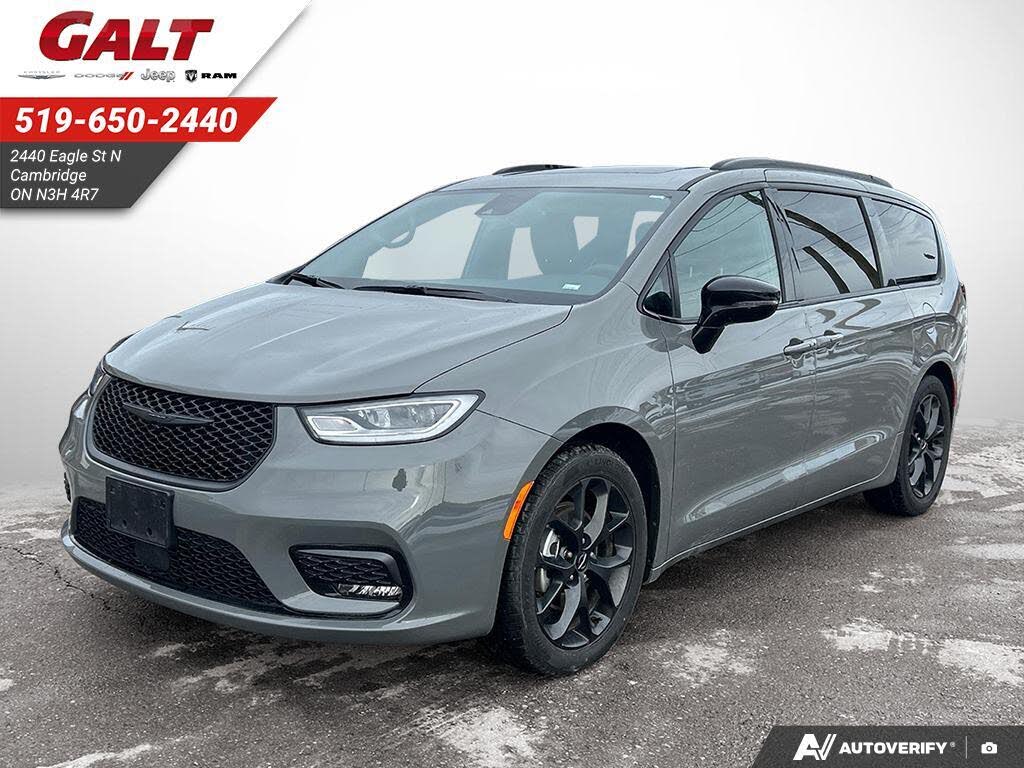 2025 Chrysler Pacifica Limited FWD