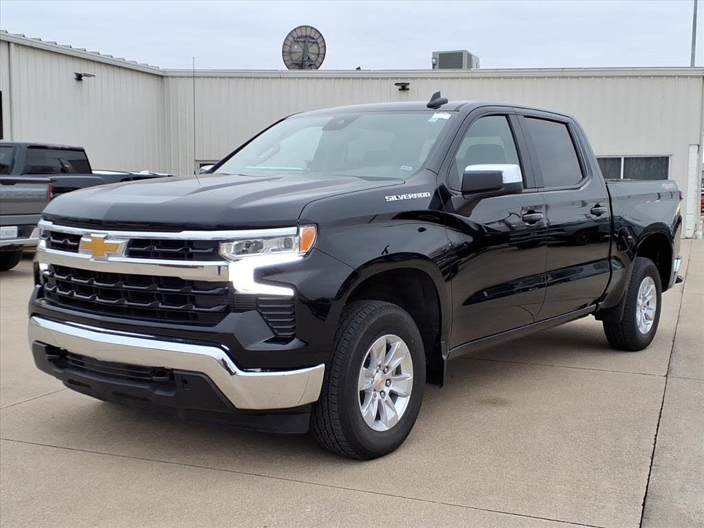 2025 Chevrolet Silverado 1500 LT Crew Cab 4WD