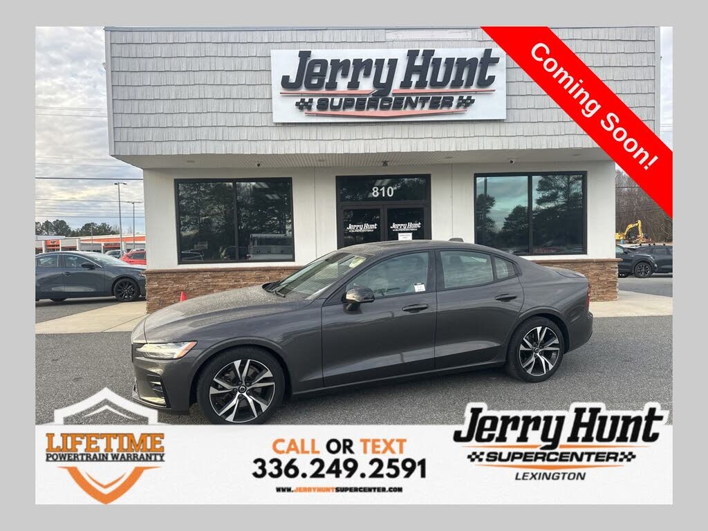 2023 Volvo S60 B5 Plus Dark Theme FWD