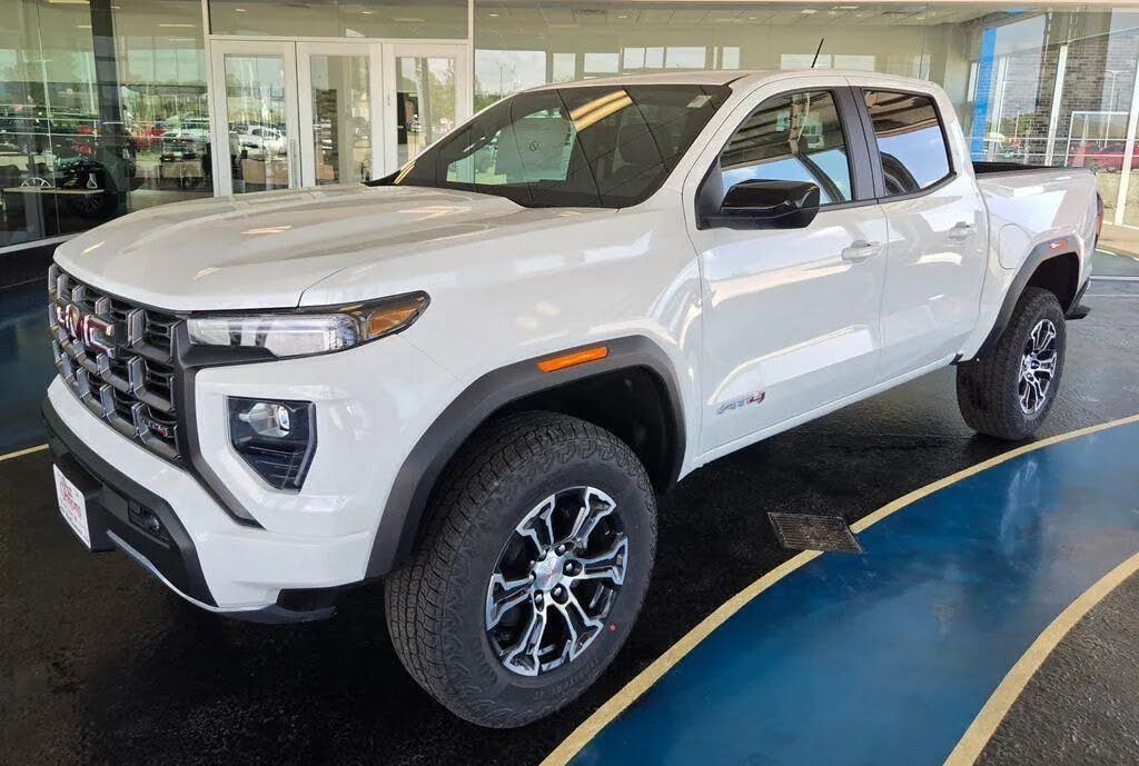 2025 GMC Canyon AT4 Crew Cab 4WD