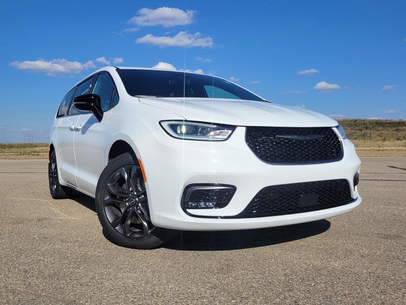 Chrysler Pacifica Select AWD 2026