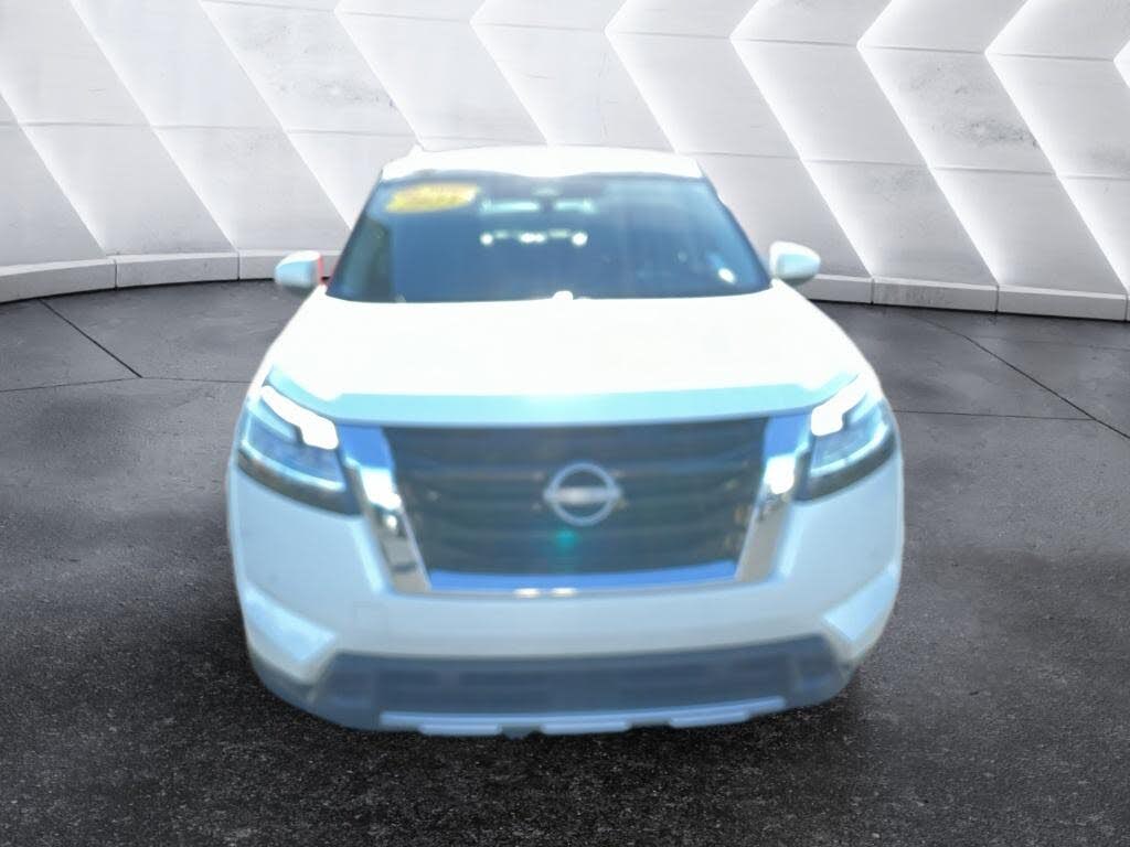 2023 Nissan Pathfinder SL 4WD