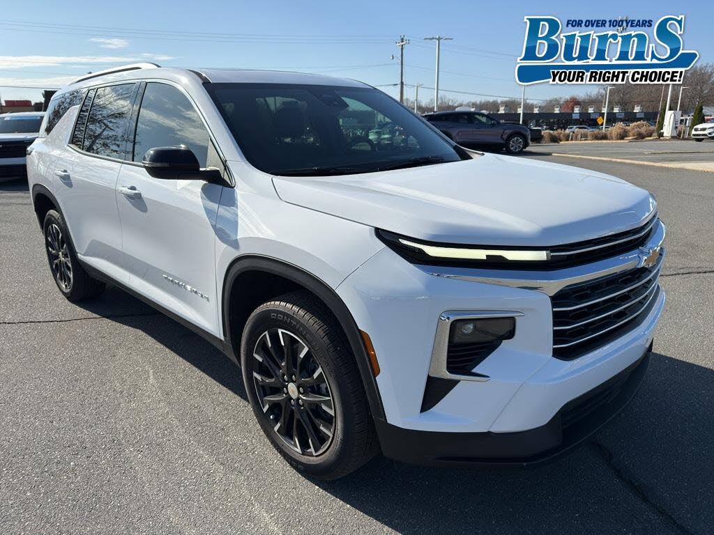 2025 Chevrolet Traverse LT FWD