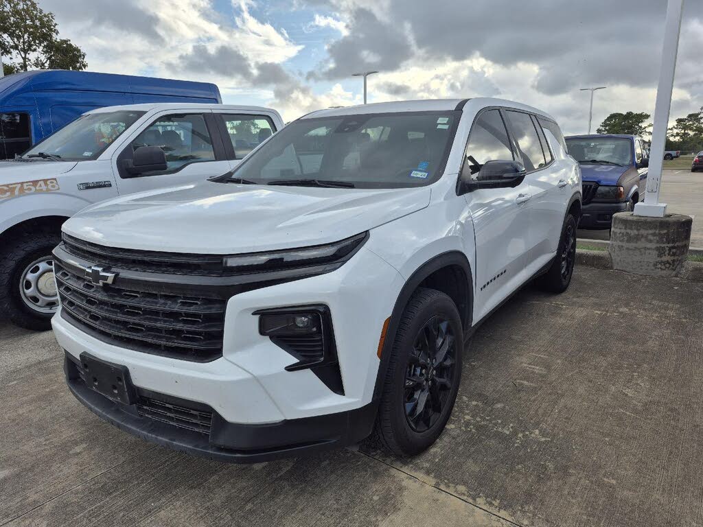 2024 Chevrolet Traverse LS FWD