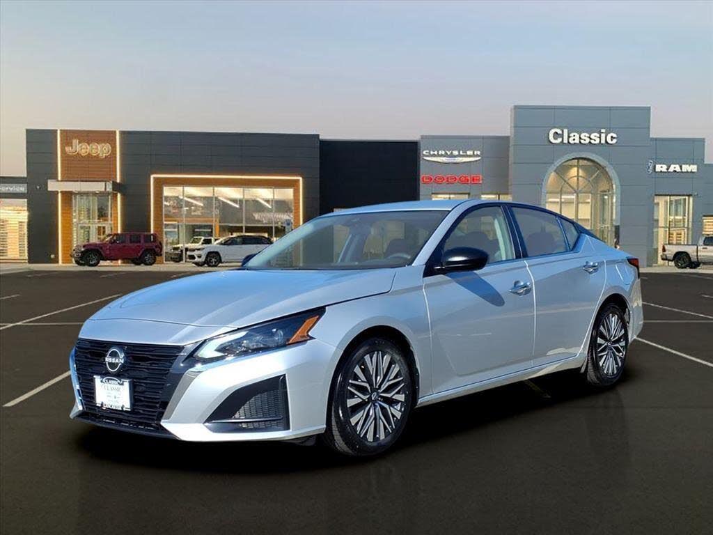 2024 Nissan Altima 2.5 SV FWD