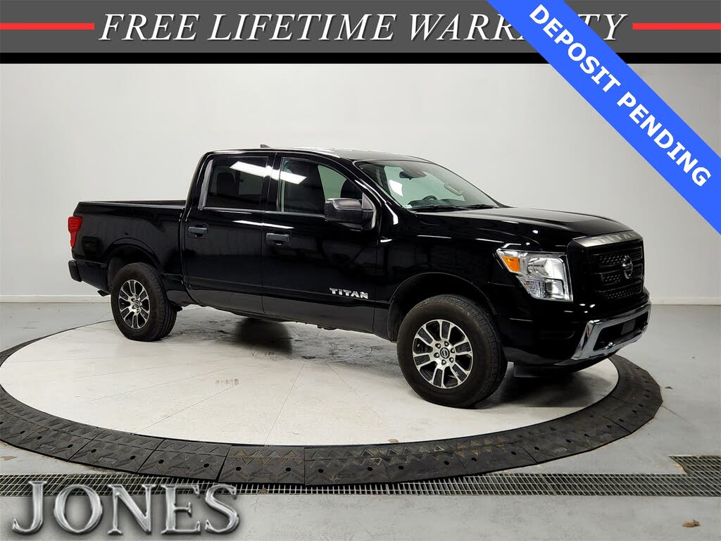 2023 Nissan Titan SV Crew Cab 4WD