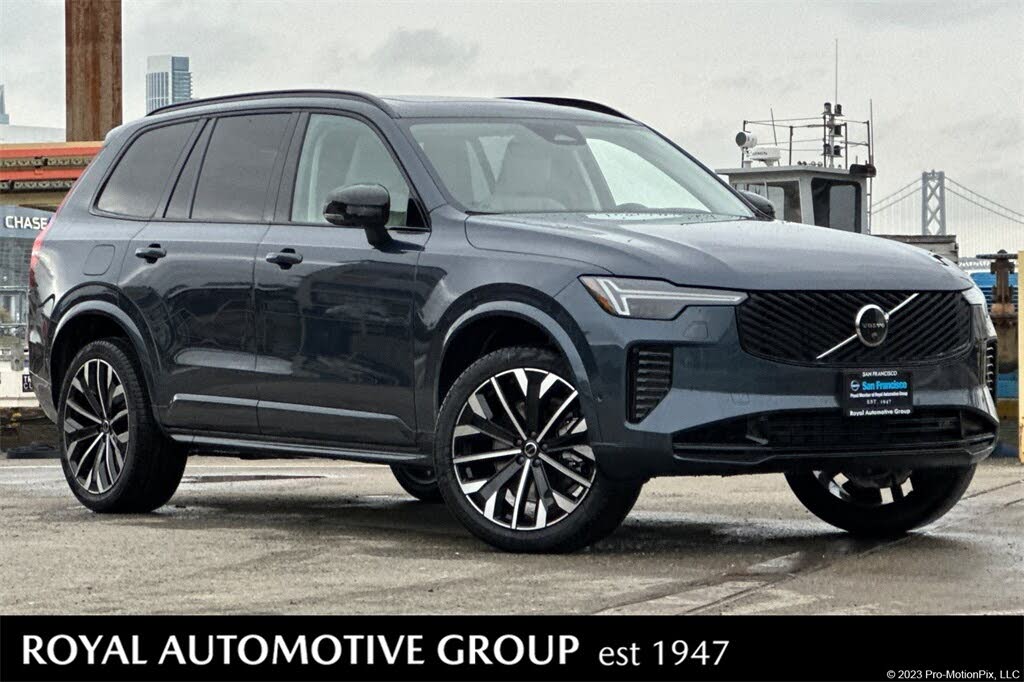 2026 Volvo XC90 B6 Ultra Dark 7-Passenger AWD