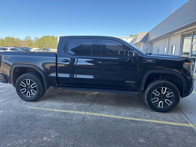 2023 GMC Sierra 1500 AT4 Crew Cab 4WD