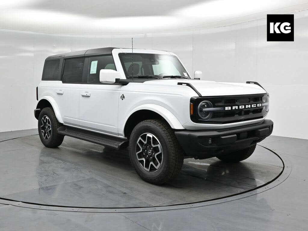 2025 Ford Bronco Outer Banks 4-Door 4WD