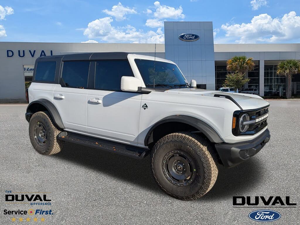 2025 Ford Bronco Outer Banks 4-Door 4WD