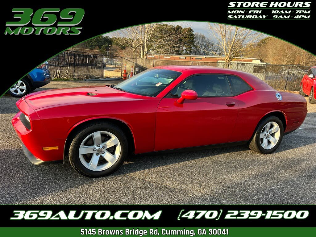 2012 Dodge Challenger SXT RWD
