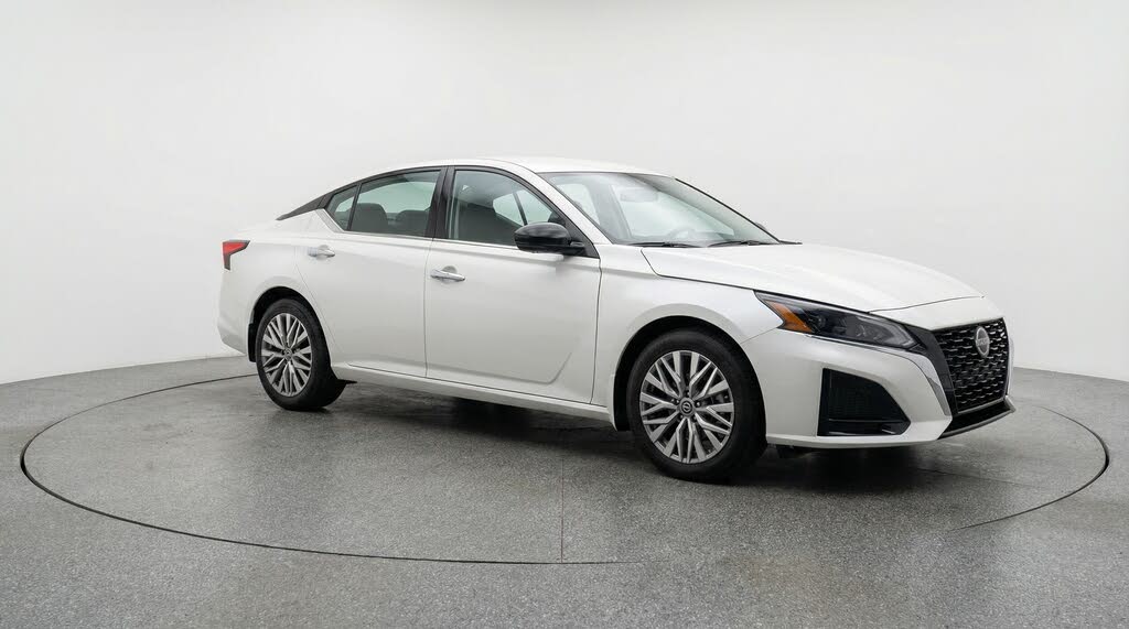 2025 Nissan Altima 2.5 SV FWD