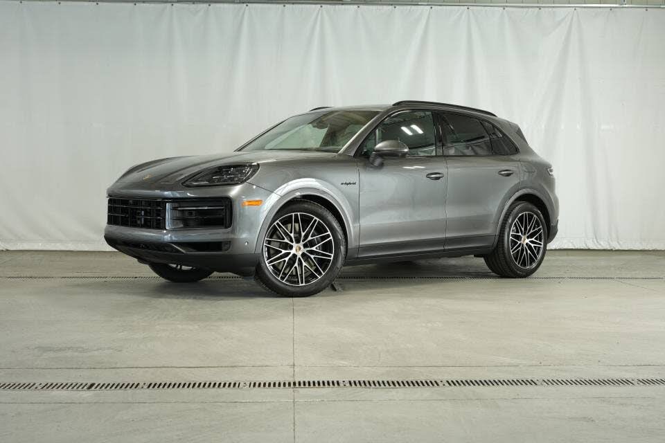 2025 Porsche Cayenne AWD