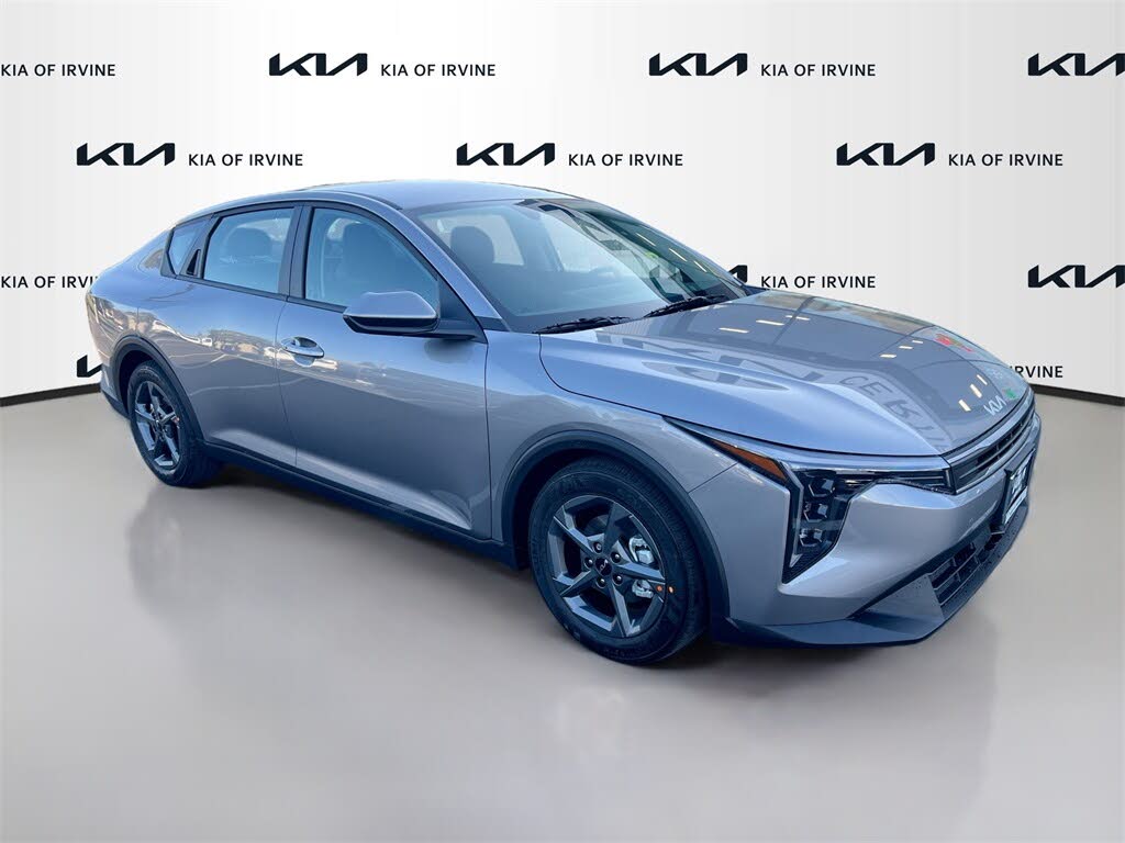 2026 Kia K4 LXS FWD