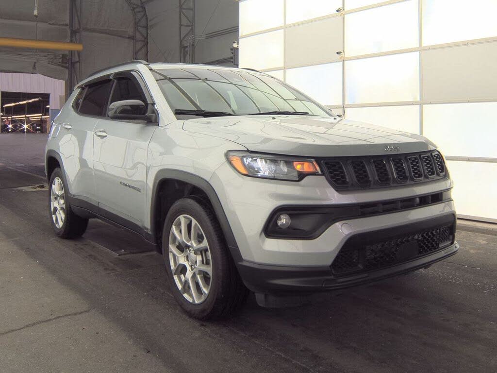 2024 Jeep Compass Latitude Lux 4WD