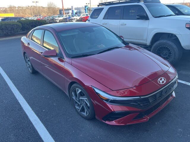 2025 Hyundai Elantra Limited FWD