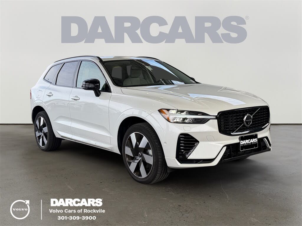 2025 Volvo XC60 Recharge T8 Plus Dark Theme eAWD