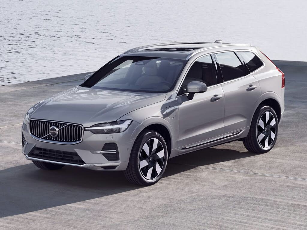 2023 Volvo XC60 Recharge T8 Plus Dark Theme eAWD
