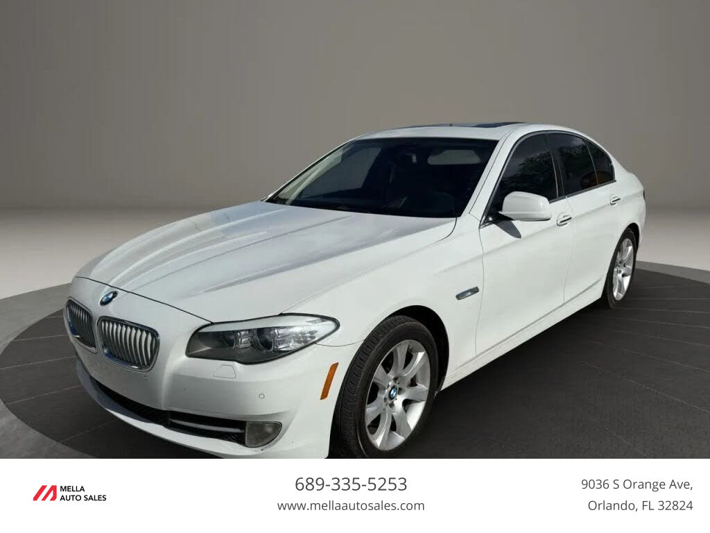 2013 BMW 5 Series 550i Sedan RWD