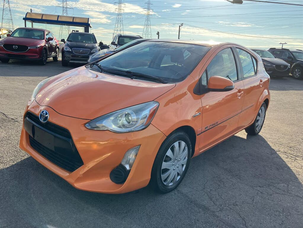 2015 Toyota Prius c Technology