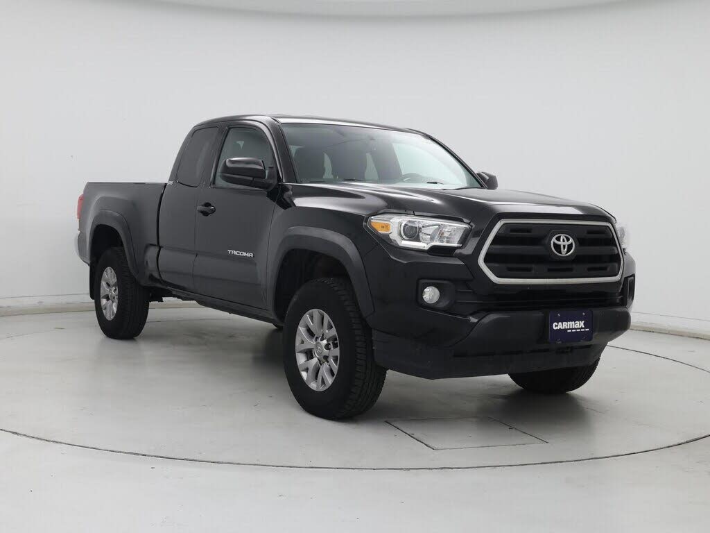 2017 Toyota Tacoma SR5 V6 Access Cab 4WD