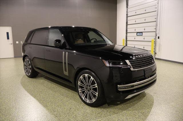 2025 Land Rover Range Rover P400 SE LWB AWD