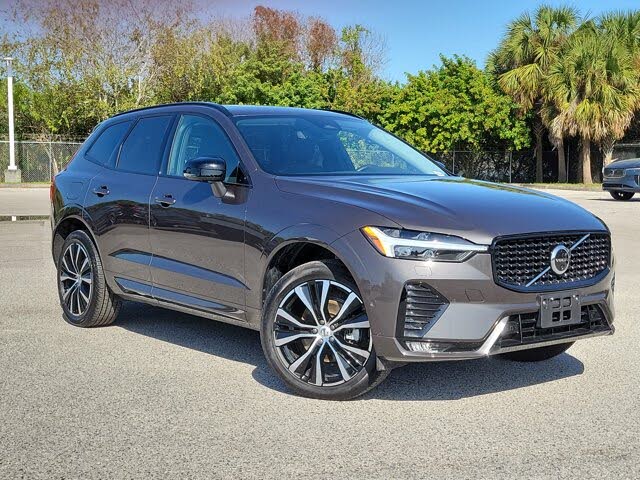 2025 Volvo XC60 B5 Plus Dark Theme AWD