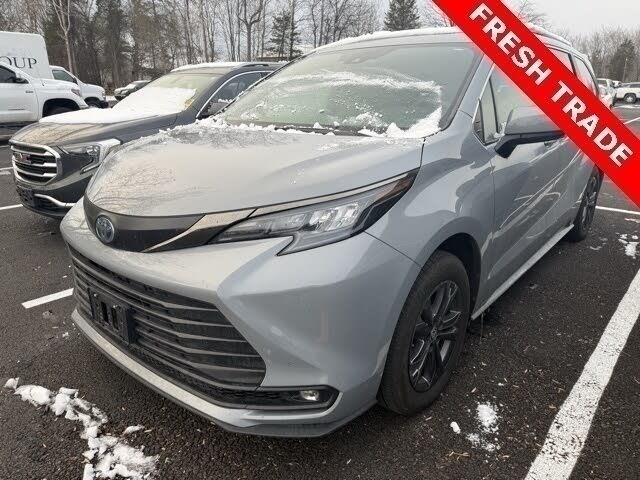 2024 Toyota Sienna Woodland Edition 7-Passenger AWD