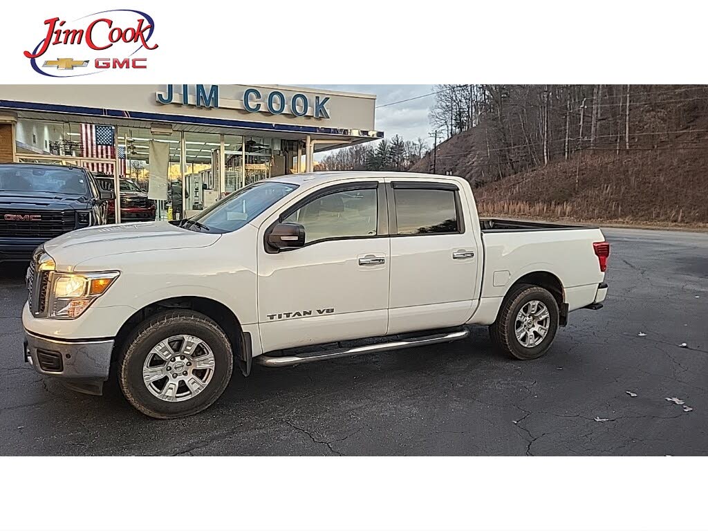 2018 Nissan Titan SV Crew Cab 4WD