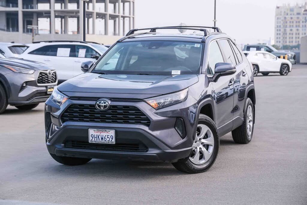 2020 Toyota RAV4 LE FWD