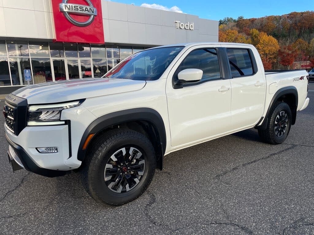 2024 Nissan Frontier PRO-4X Crew Cab 4WD