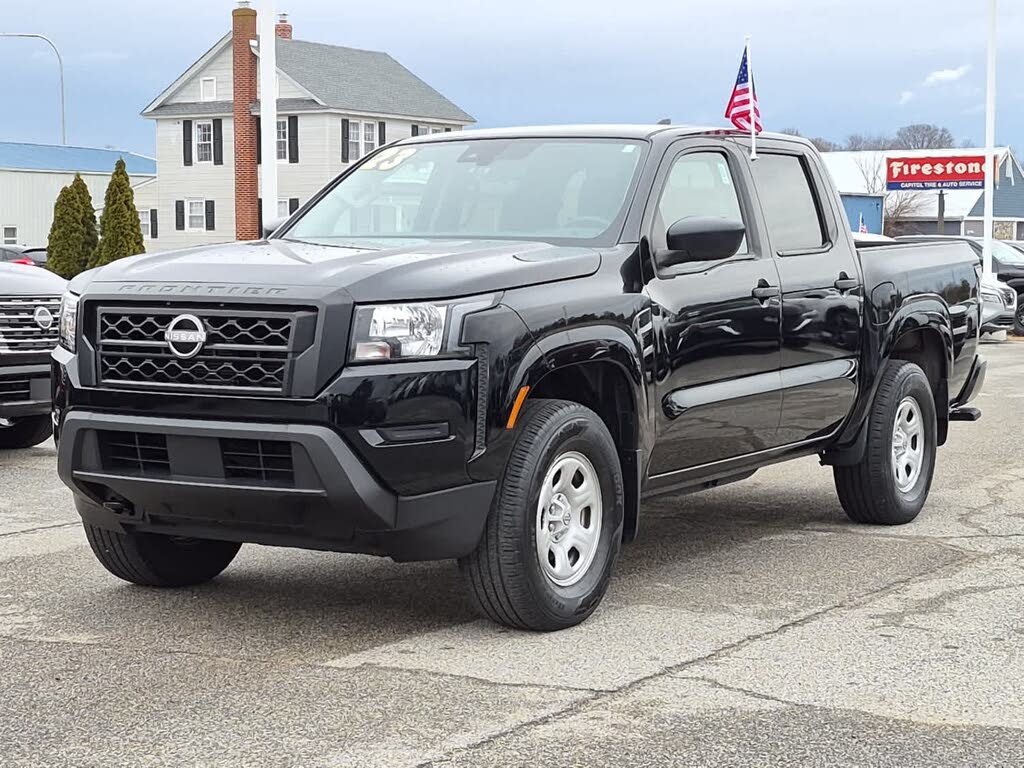 2023 Nissan Frontier S Crew Cab 4WD