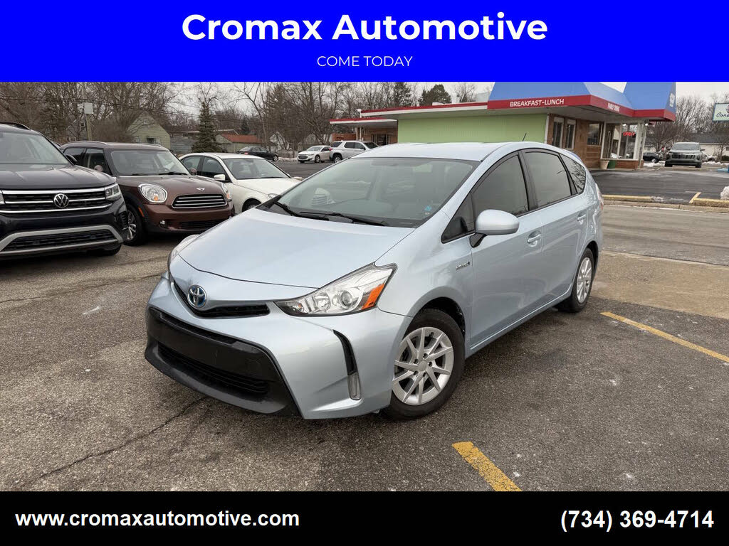 2015 Toyota Prius v Two FWD