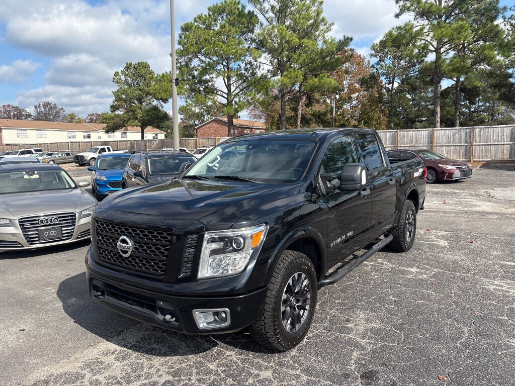 2018 Nissan Titan PRO-4X Crew Cab 4WD