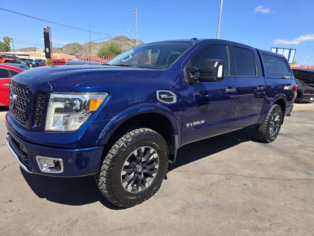 2017 Nissan Titan PRO-4X Crew Cab 4WD