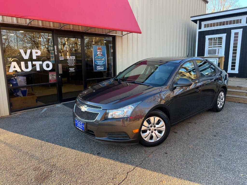 2014 Chevrolet Cruze LS Sedan FWD