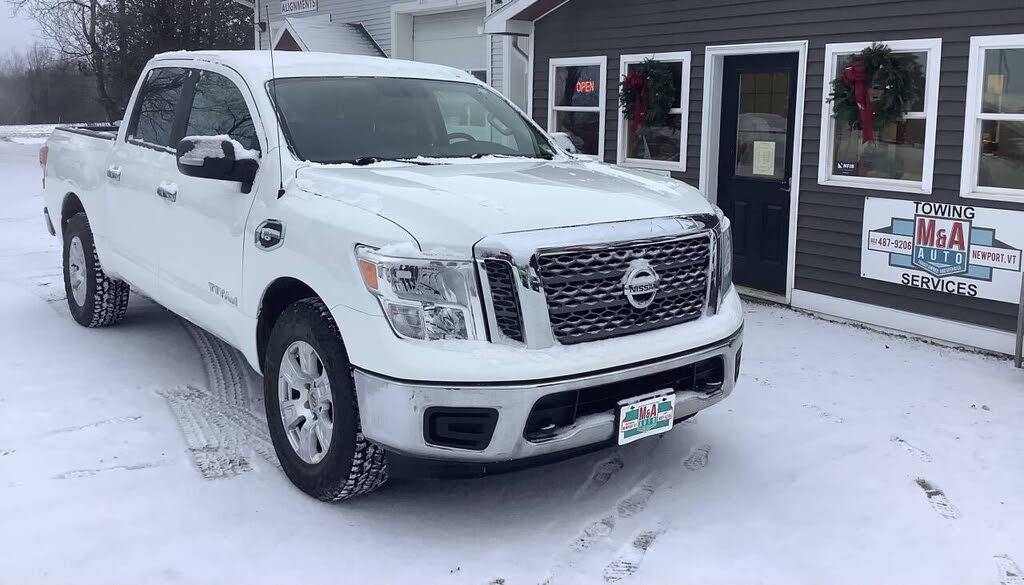 2017 Nissan Titan SV Crew Cab 4WD