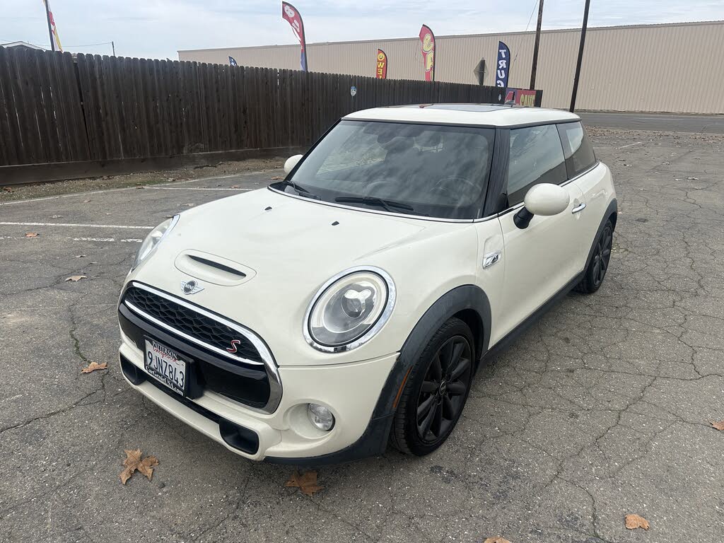 2016 MINI Cooper S 2-Door Hatchback FWD