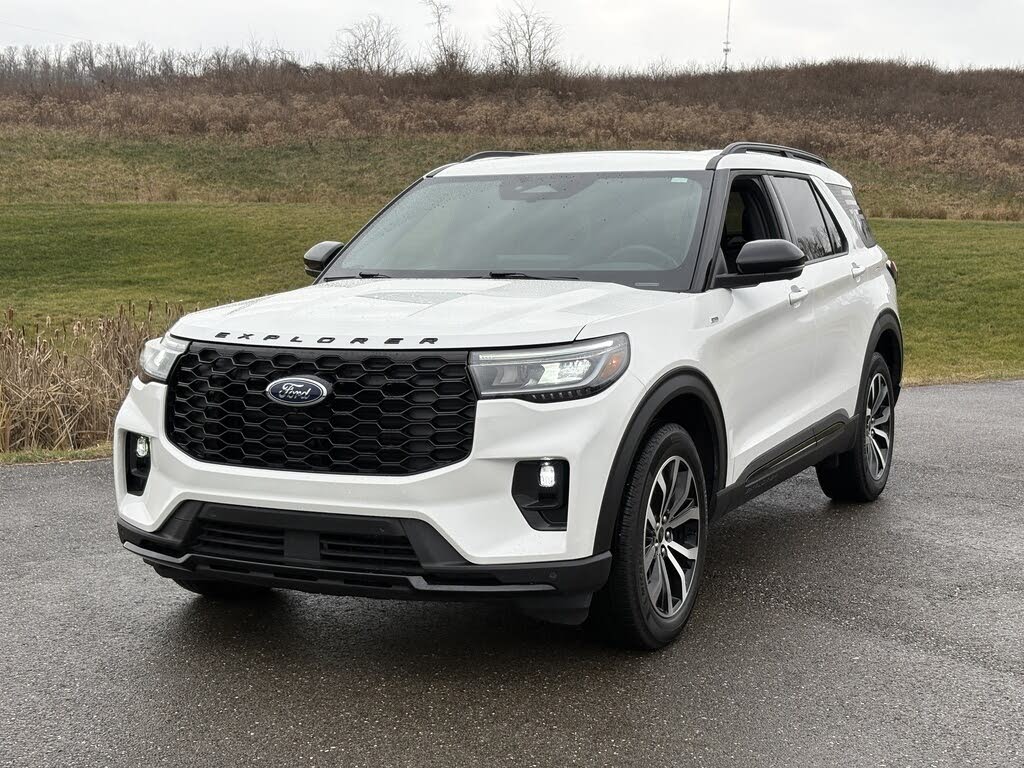2025 Ford Explorer ST-Line AWD