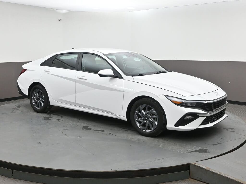 Hyundai Elantra Preferred FWD 2024