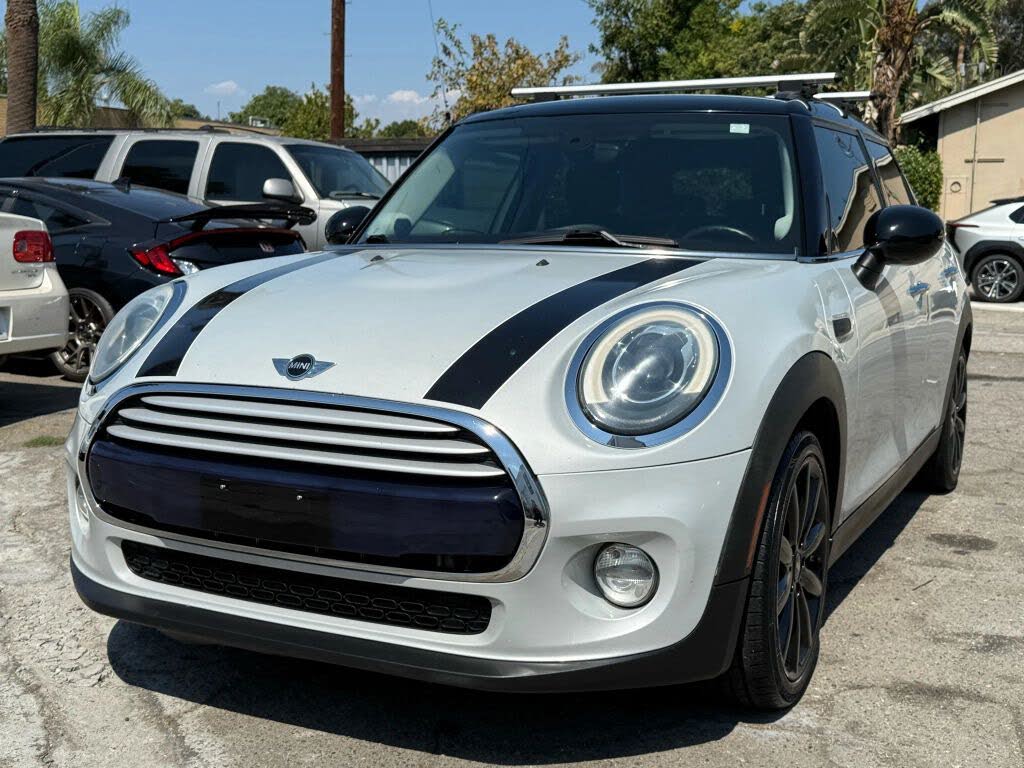 2015 MINI Cooper 4-Door Hatchback FWD